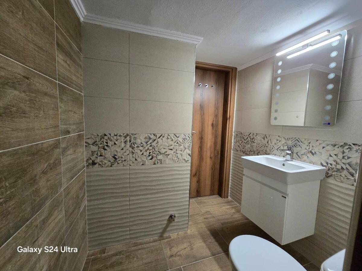 Apartment Cozy New 2 Bedrooms For 4 People